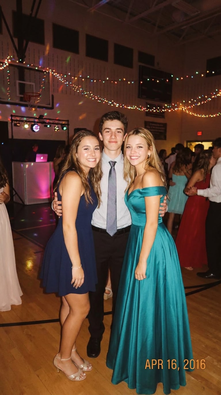 2016 Prom Night Throwback AI Prompt