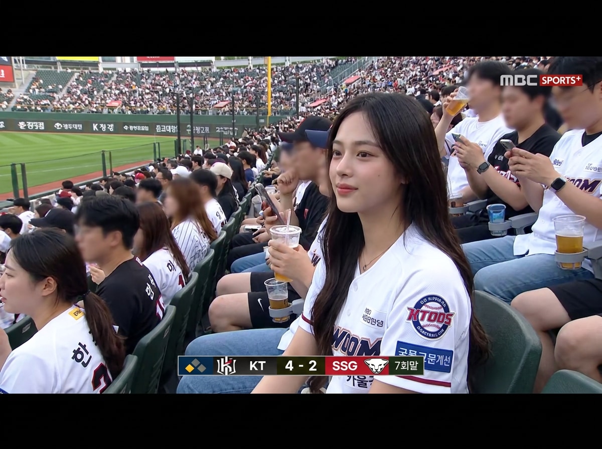 quiet mid-inning baseball broadcast