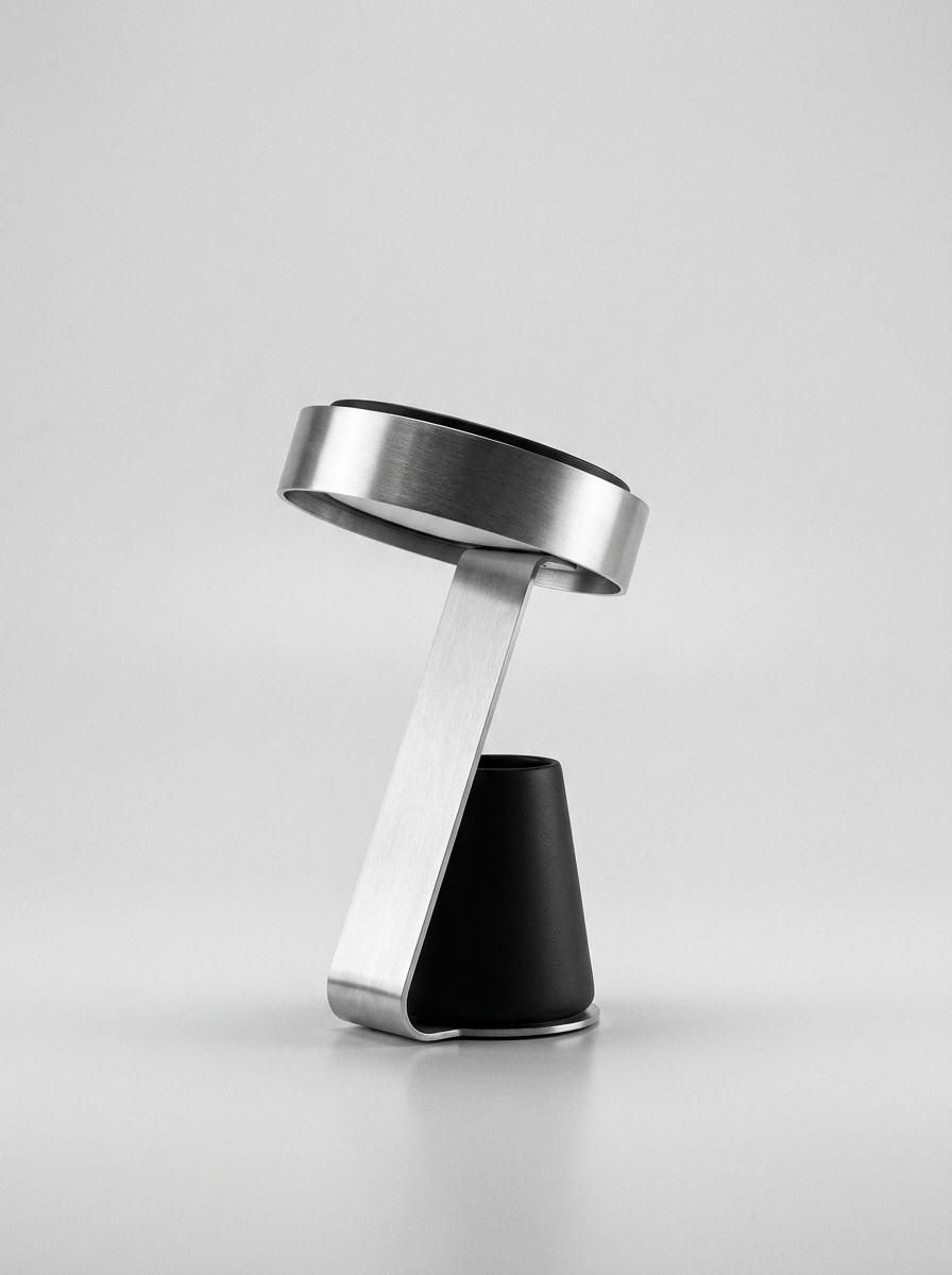 Minimal Product Monochrome