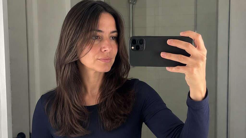 Minimal Layer Hush Cut hairstyle