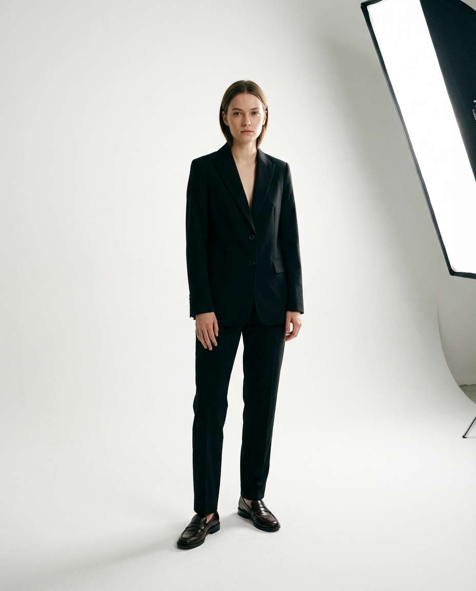 clean studio stance photo