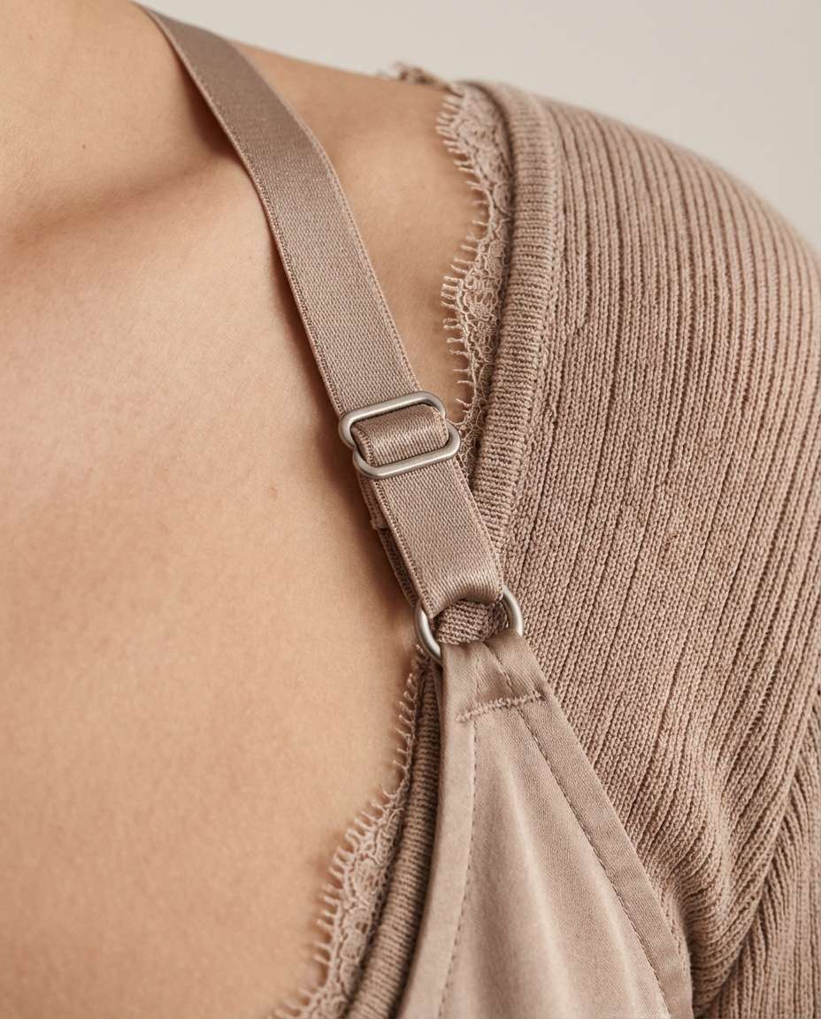 detailed strap closeup photo