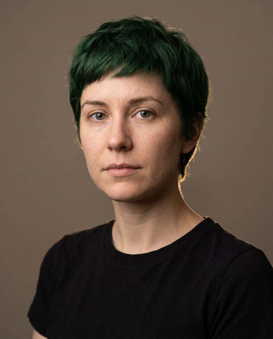 pixie cut minimal photo