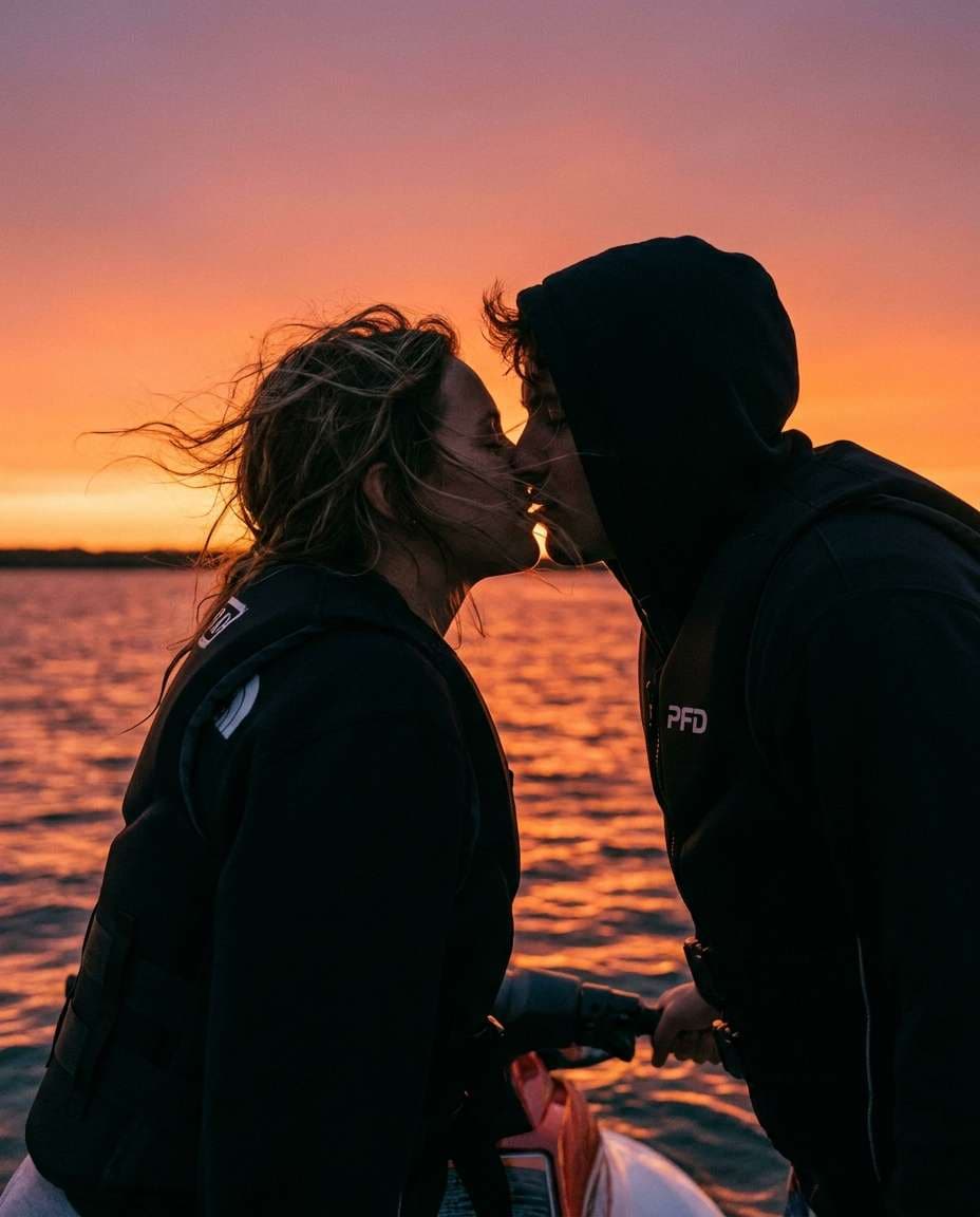 sunset silhouette kiss photo