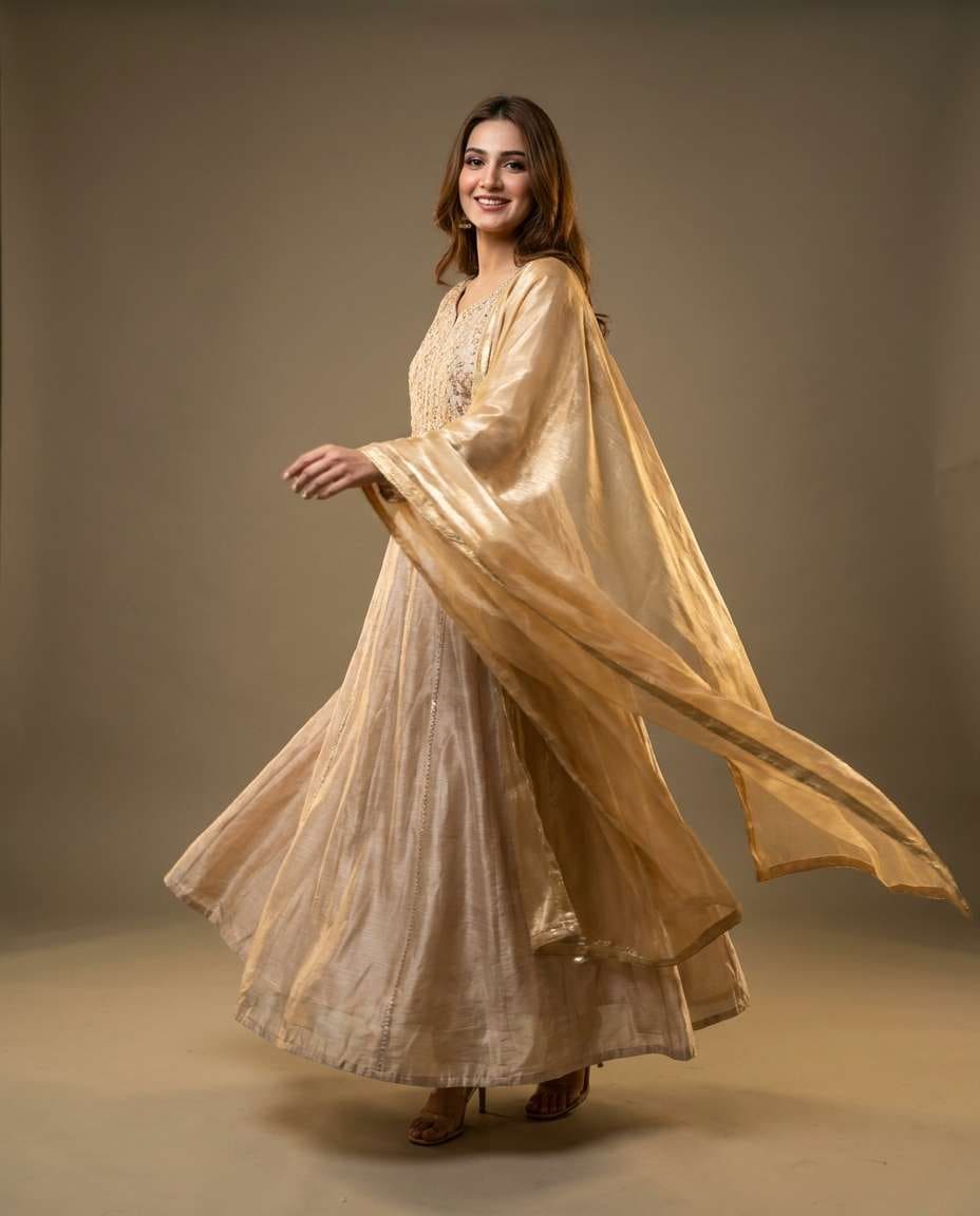 chiffon motion shot photo