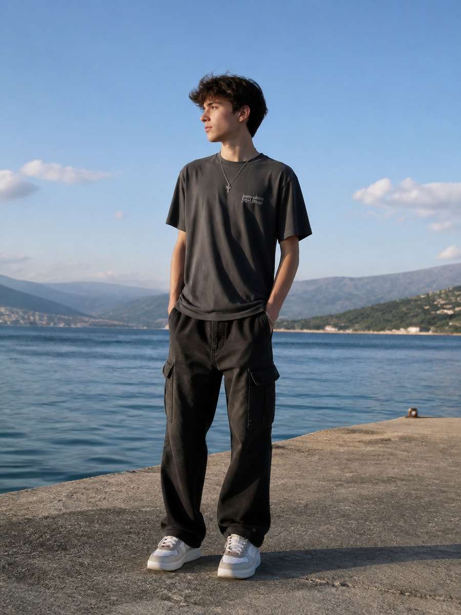 Relaxed Weekend Look photo