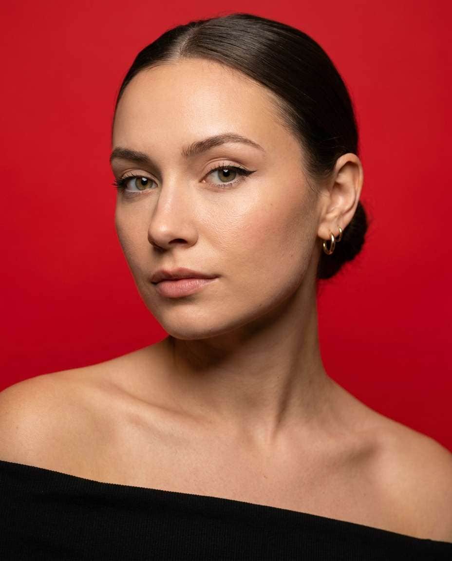 scarlet studio closeup photo