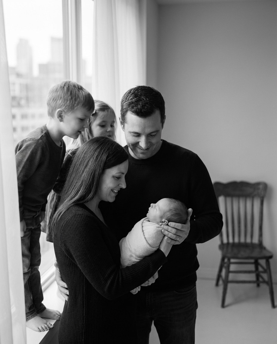 newborn close circle photo