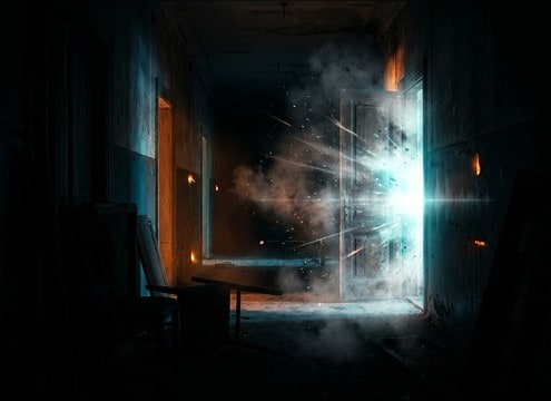 Editor placing a jumpscare stinger on a horror short jump cut