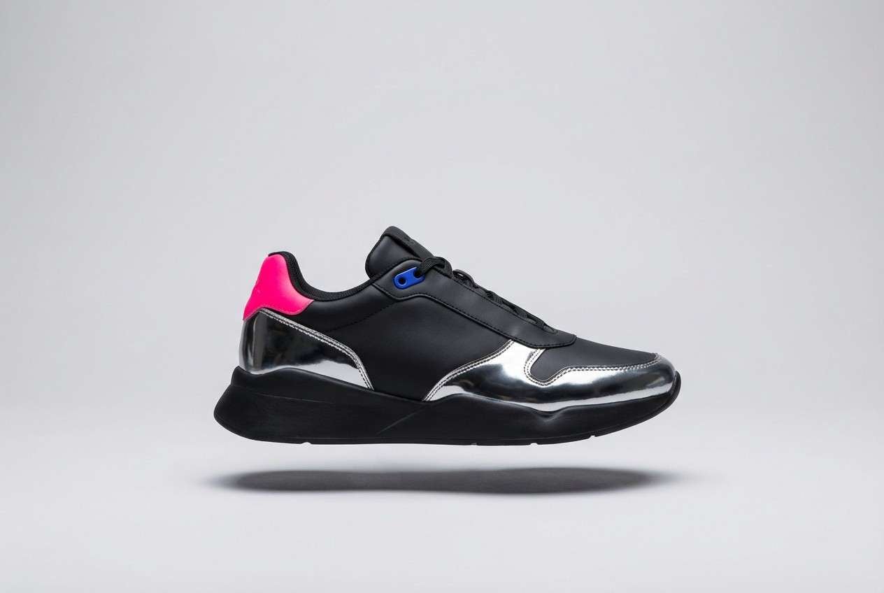 sneaker ad studio minimal